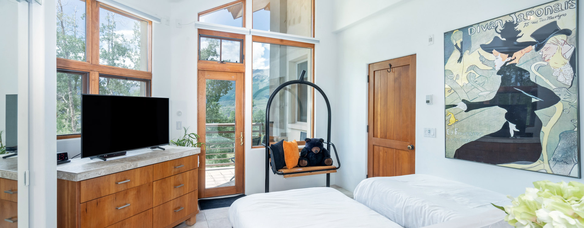 7.0_Sunshine_Outlook_Mountain_Village_Bedroom3