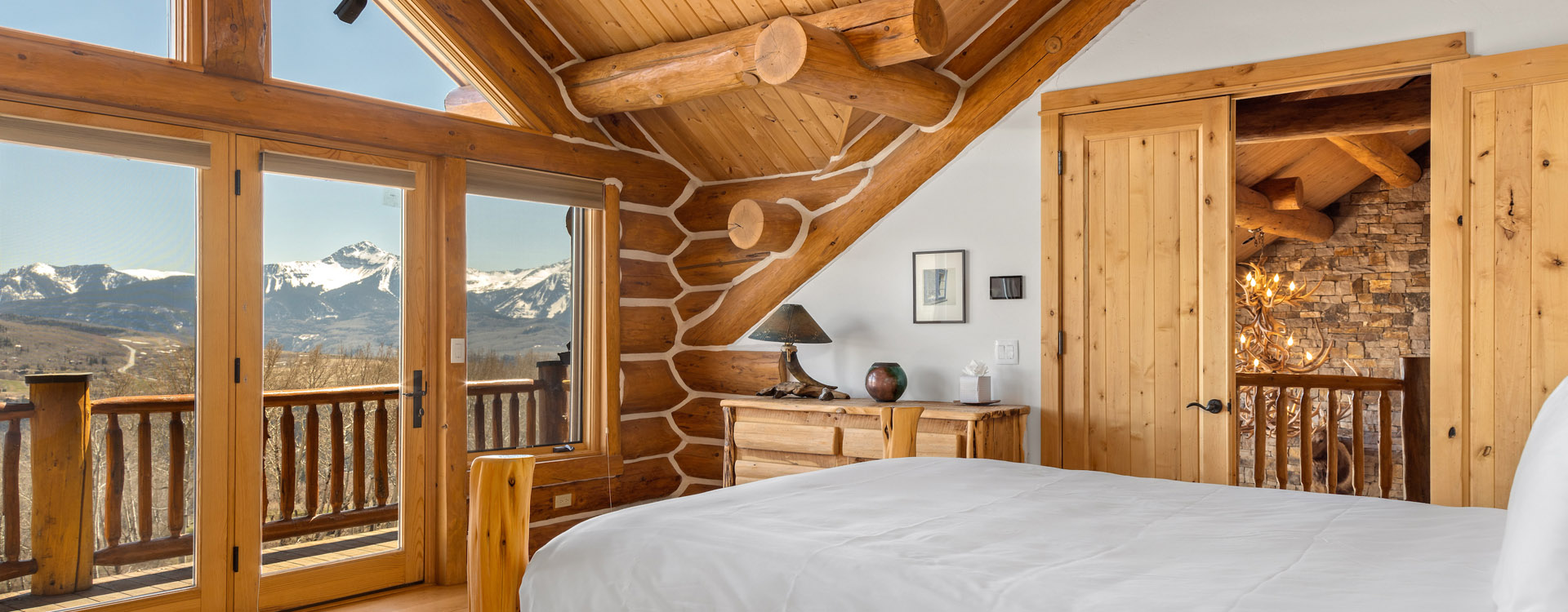 7.2-Campbell-Peak-Retreat-Remote-Telluride-Guest-Suite3-3