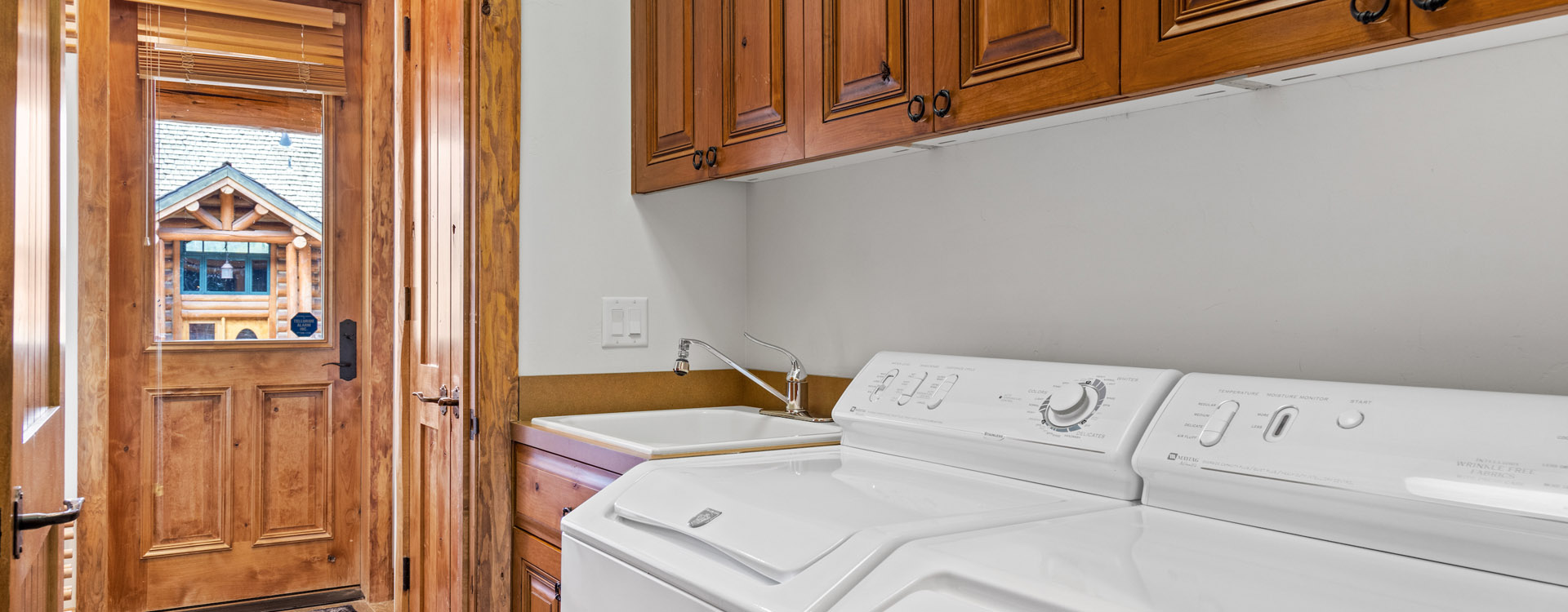 7.2-Tristant-108-Mountain-Village-Vacation-Rental-Laundry-Room