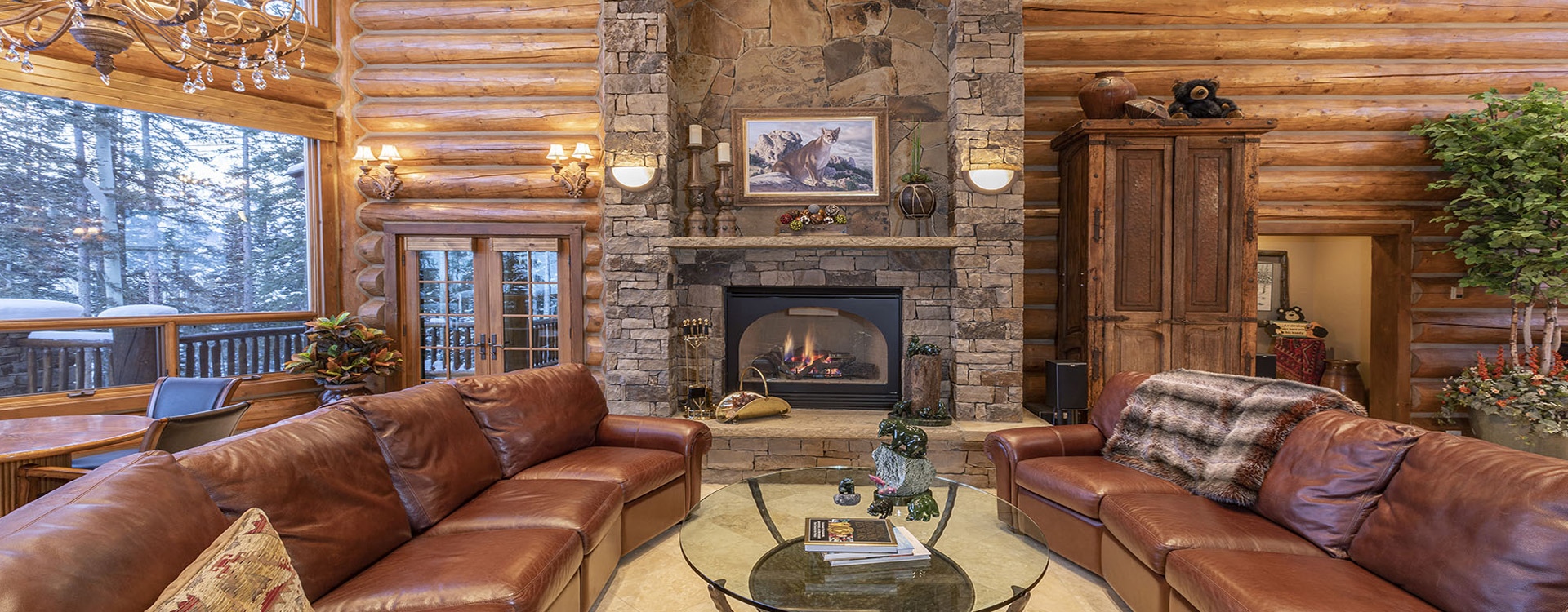 2.03-bearpaw-manor-telluride-great-room-fireplace