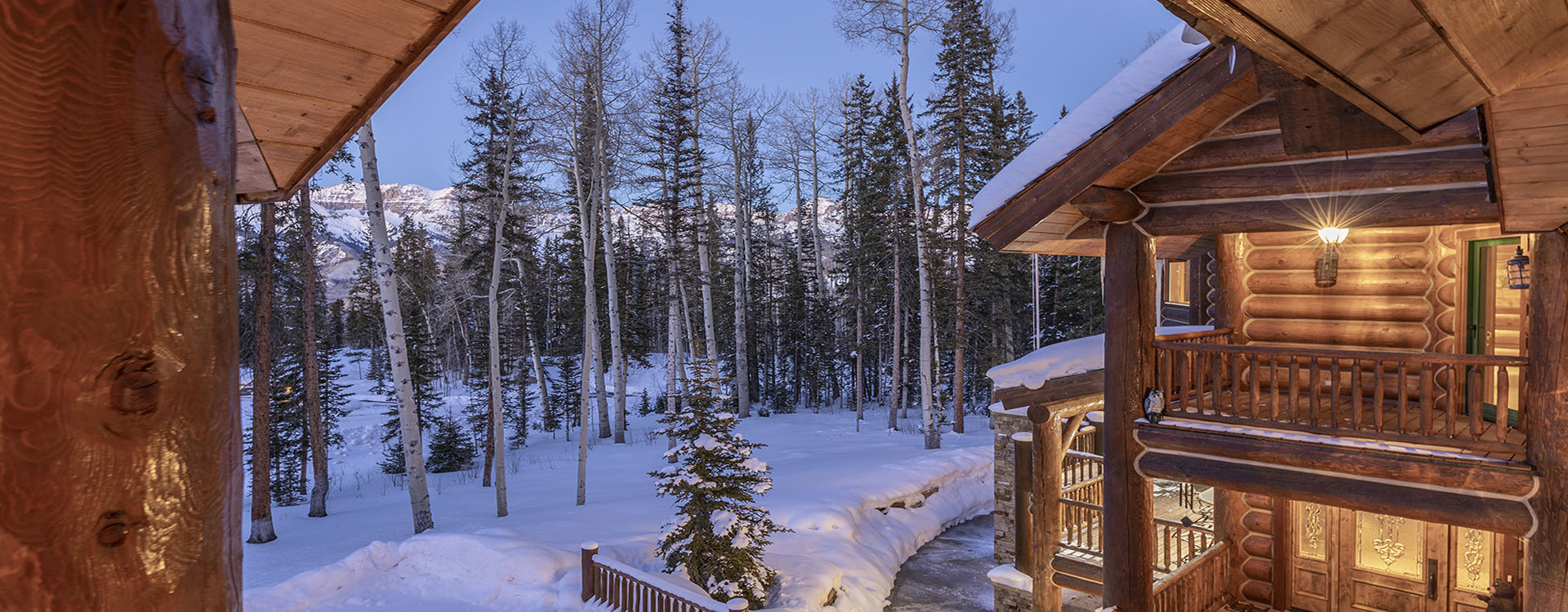 2.17-bearpaw-manor-telluride-deck-view-glow