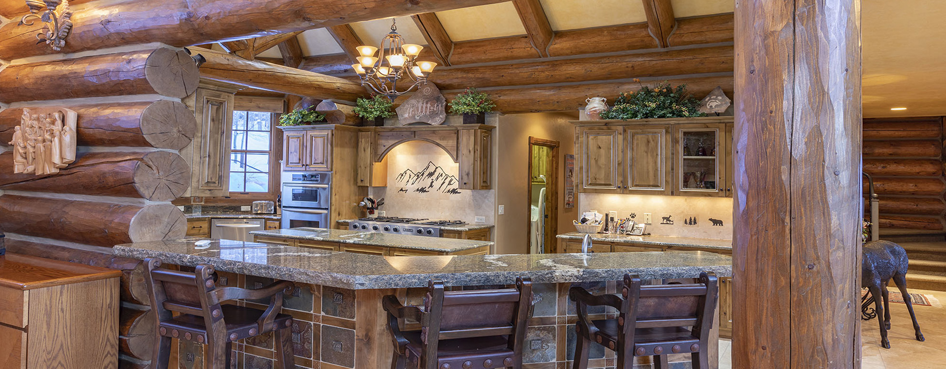 4.0-bearpaw-manor-telluride-kitchen-angle-post