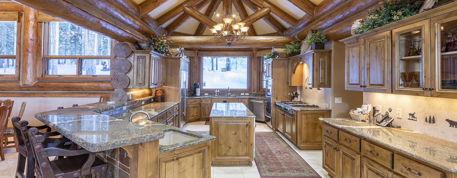 4.2-bearpaw-manor-telluride-kitchen