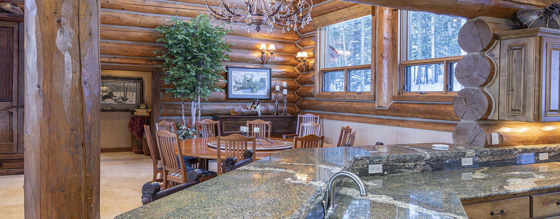 4.3-bearpaw-manor-telluride-kitchen-dining-room