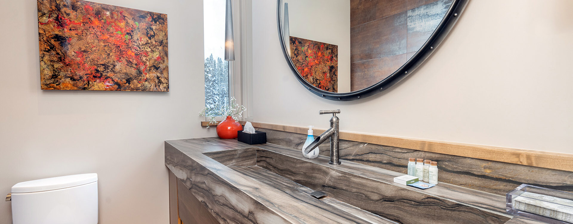 13.2-129-rocky-rd-mountain-village-powder-room2