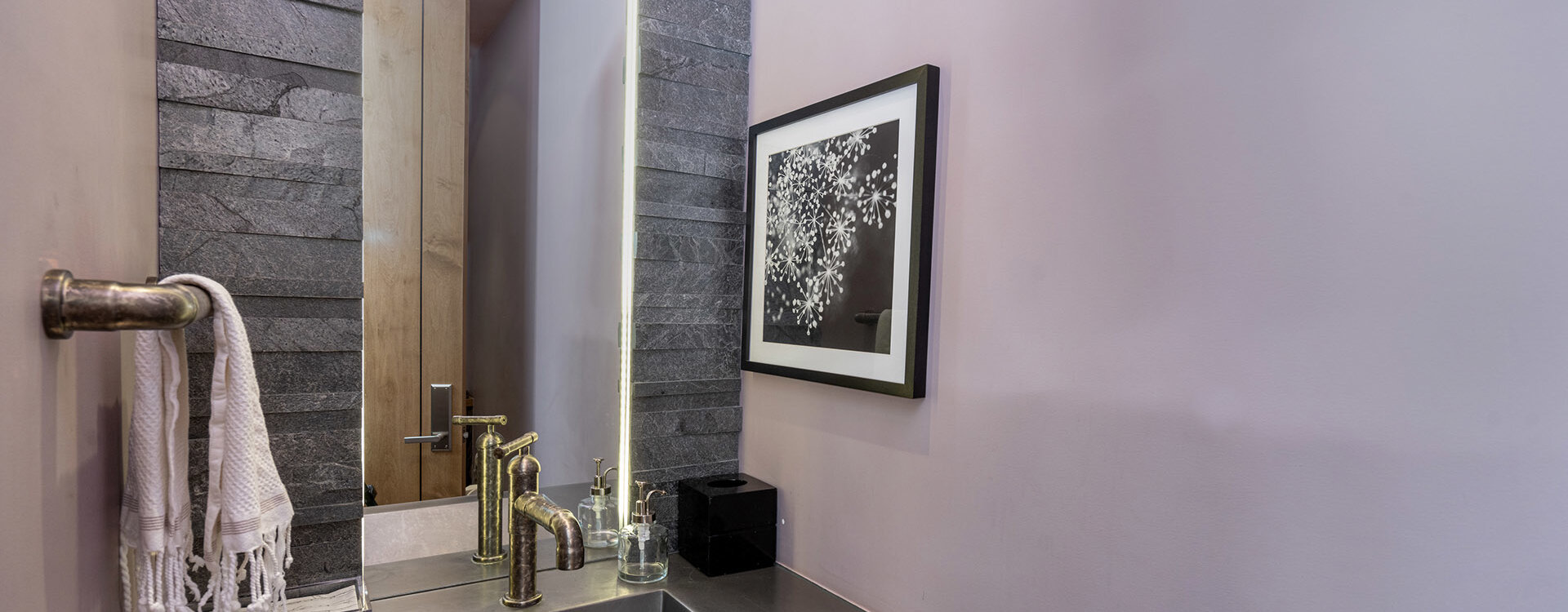 13.3-129-rocky-rd-mountain-village-powder-room1