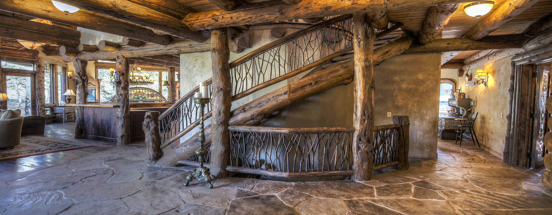 17-telluride-castlewood-main-staircase