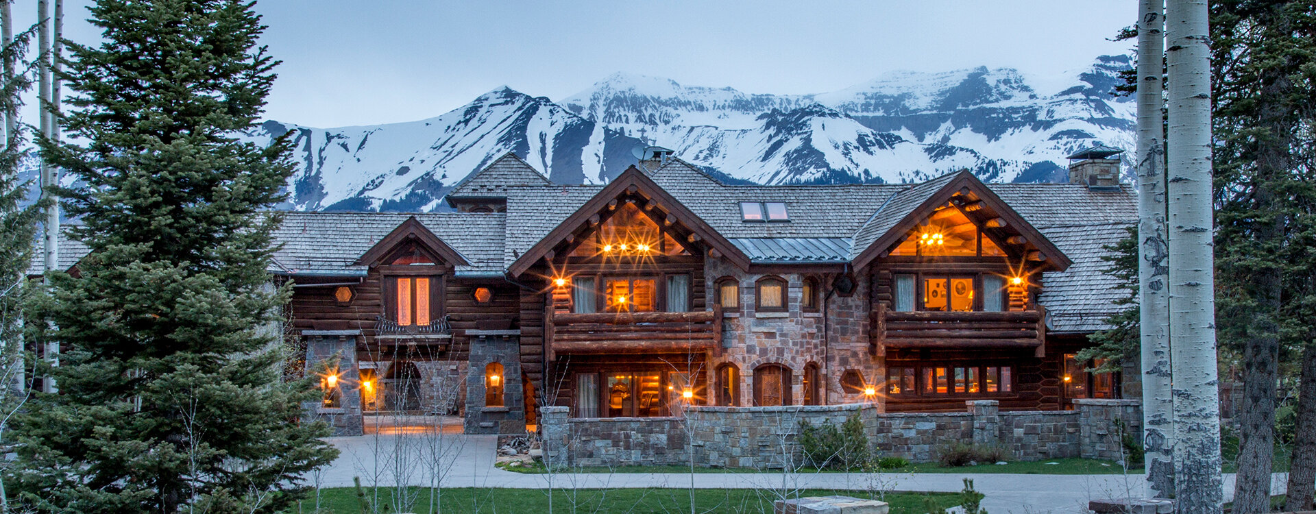 2-telluride-castlewood-exterior-street-view