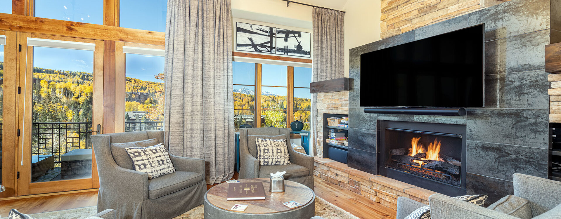 2.0-aspen-ridge-mountain-village-living-room1