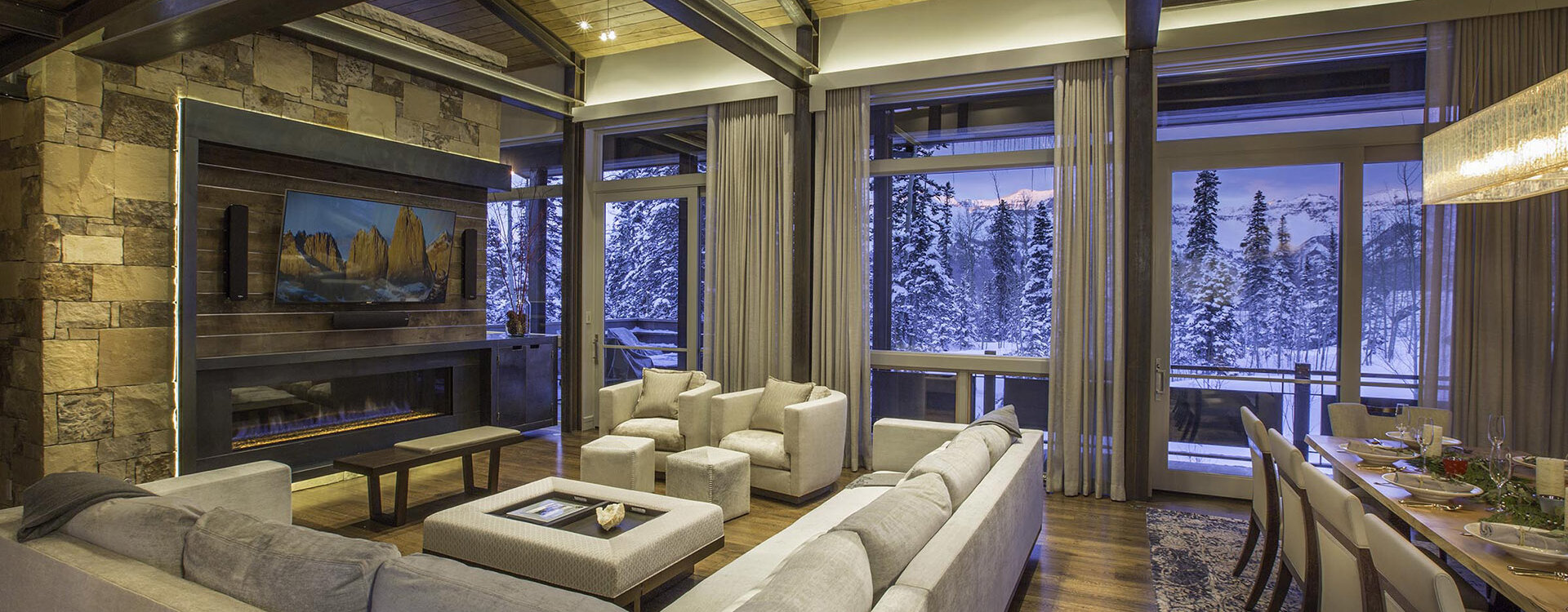 2.00-129-rocky-rd-mountain-village-living-room-alpenglow-edit