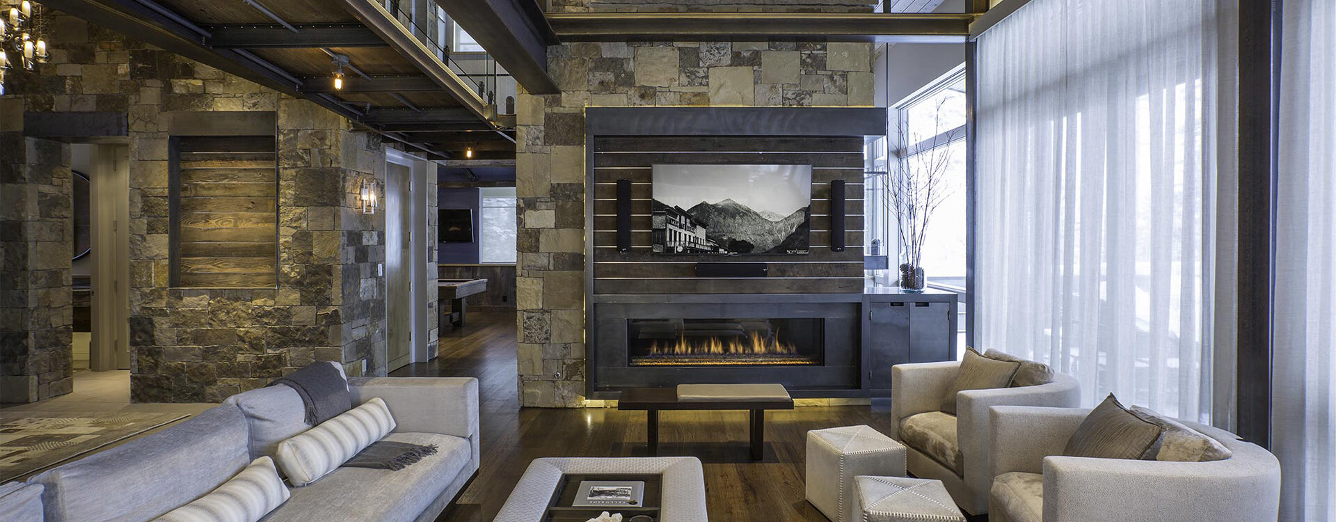 2.04-129-rocky-rd-mountain-village-living-room-fire-shades-edit