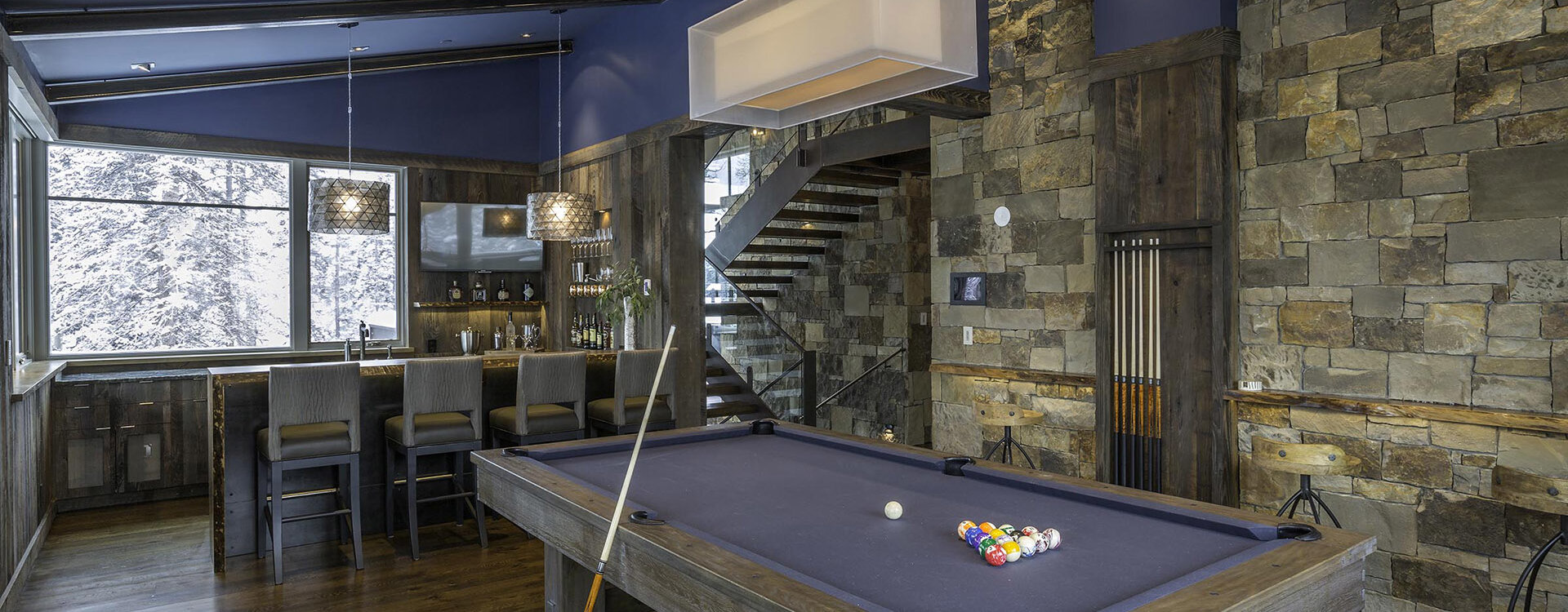2.08-129-rocky-rd-mountain-village-pool-room1-rev