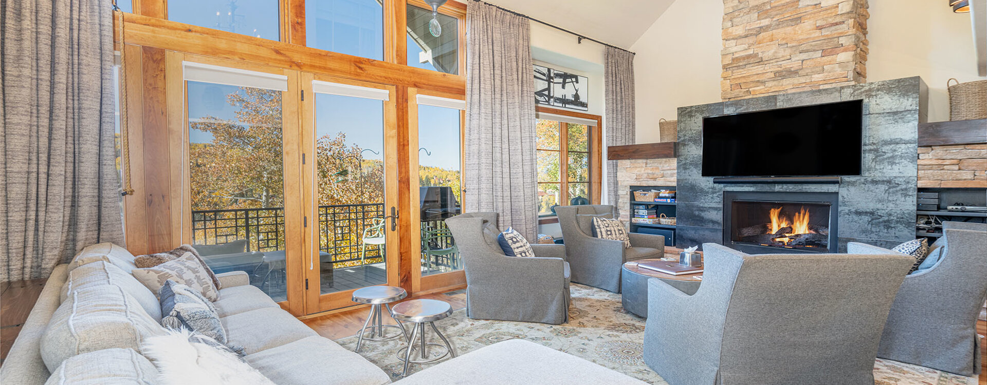 2.1-aspen-ridge-mountain-village-living-room2