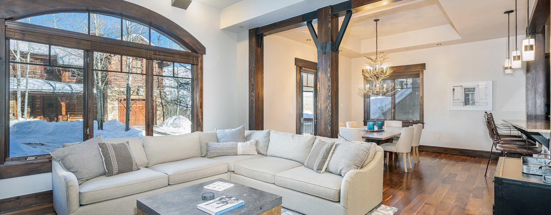 2.1-elkstone-104-mountain-village-living-room1