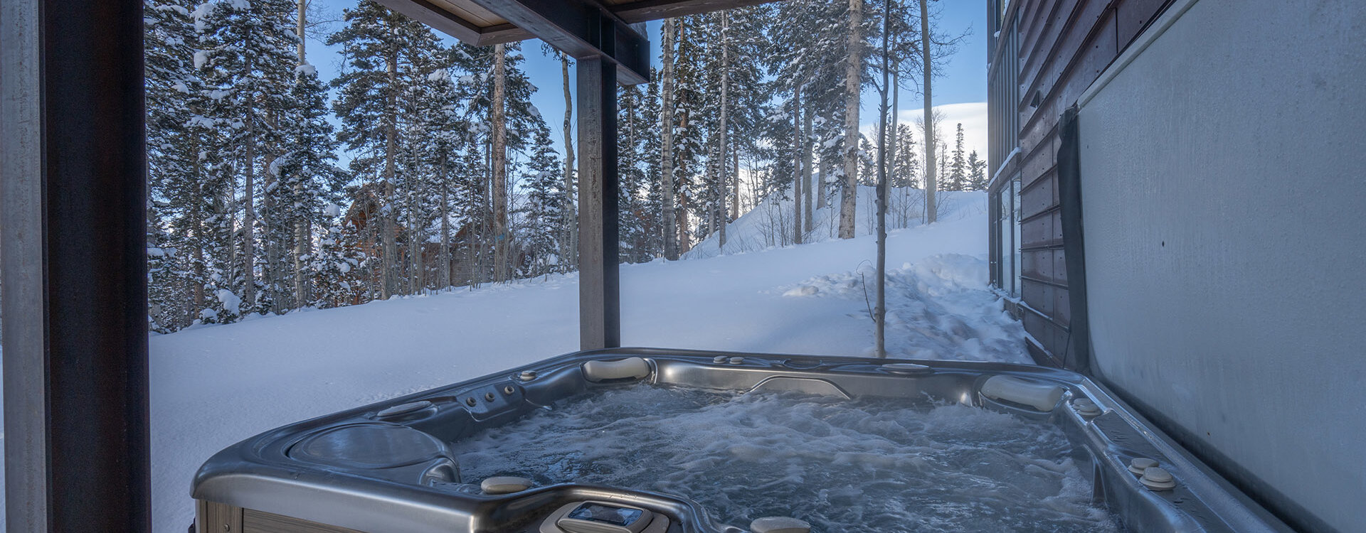 2.17-129-rocky-rd-mountain-village-hot-tub