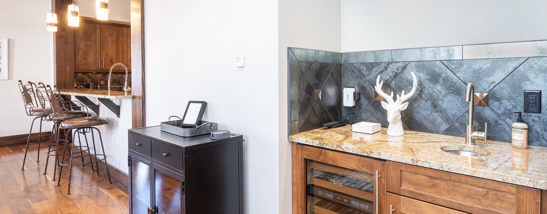 2.2-elkstone-104-mountain-village-wet-bar1