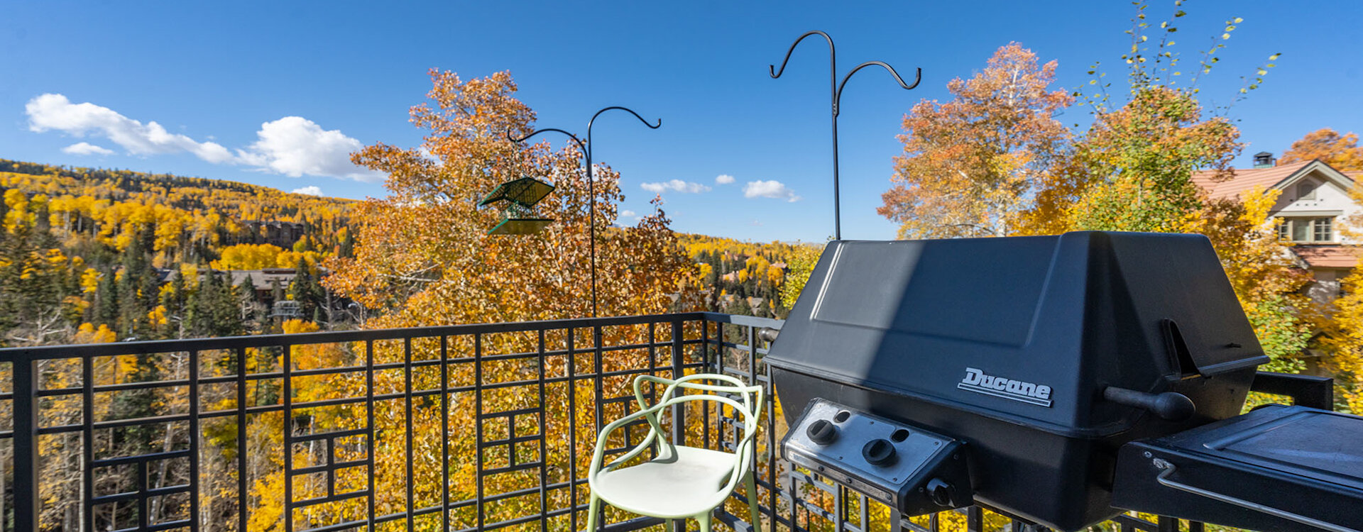 2.4-aspen-ridge-mountain-village-deck-bbq