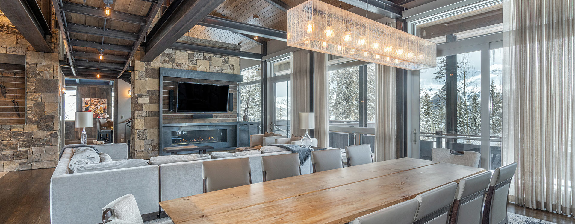 3.1-129-rocky-rd-mountain-village-dining2