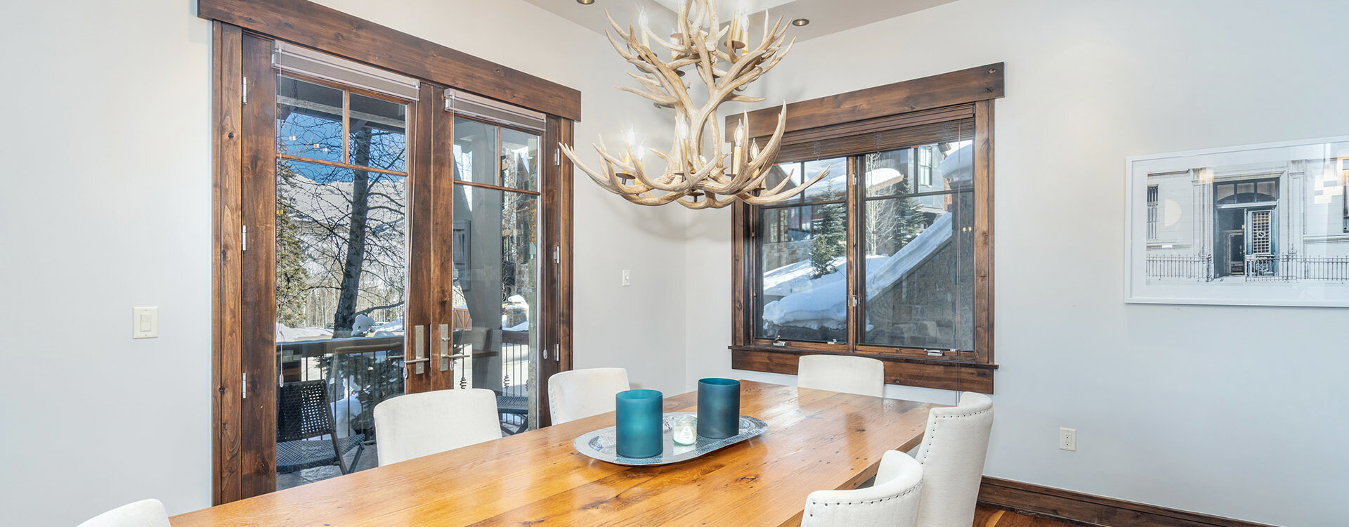 3.1-elkstone-104-mountain-village-dining-area