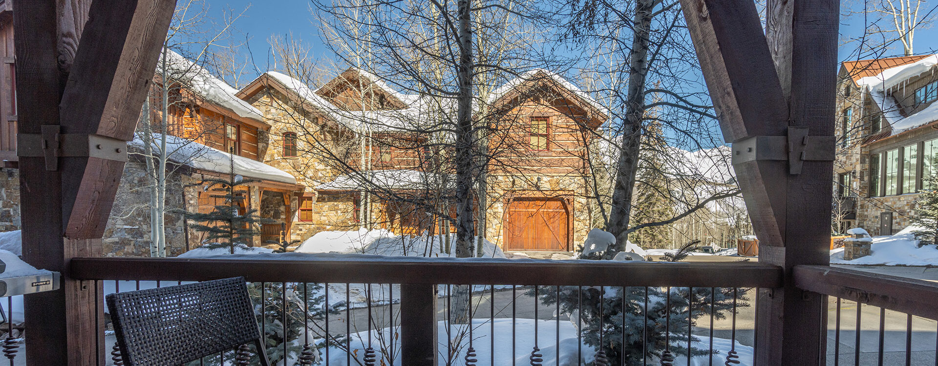 3.2-elkstone-104-mountain-village-deck2