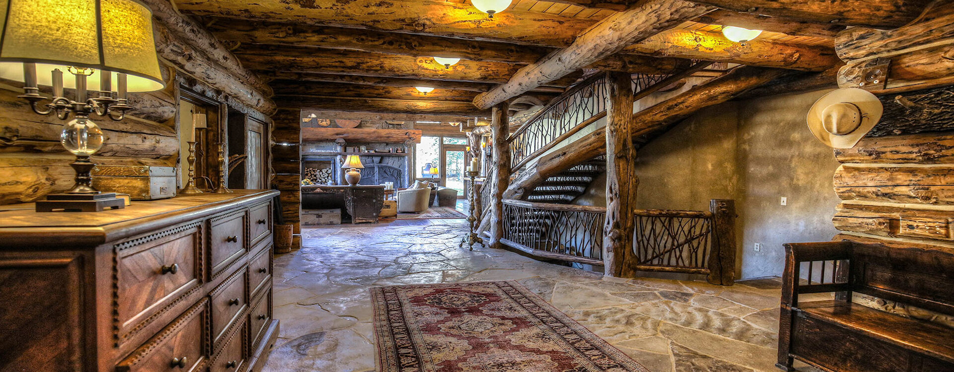 4-telluride-castlewood-foyer-lit