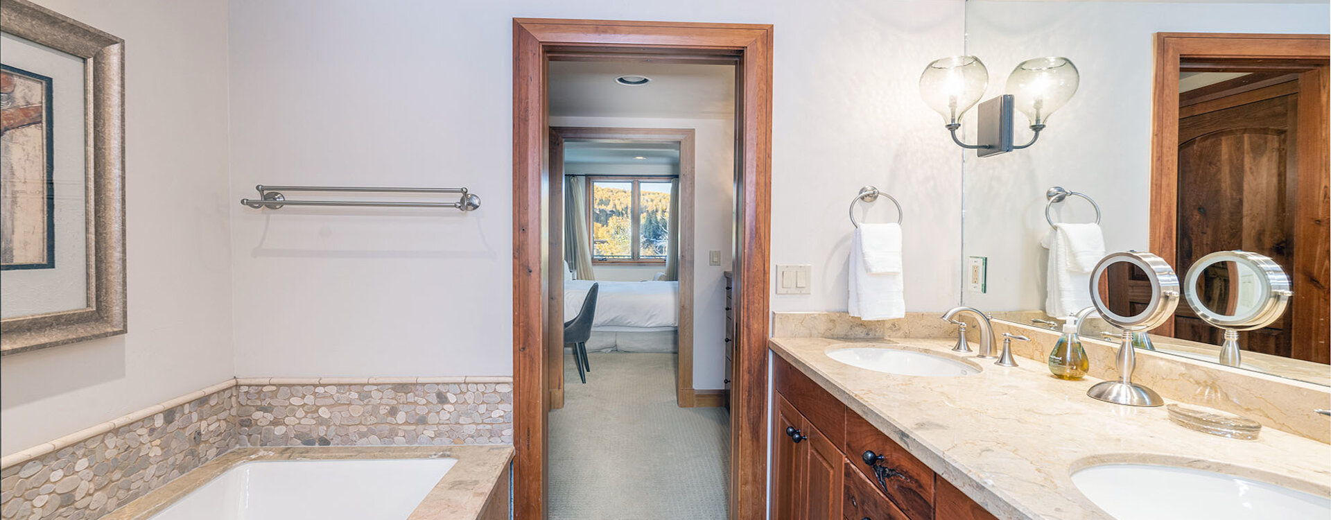 7.1-aspen-ridge-mountain-village-guest-suite1-bath1