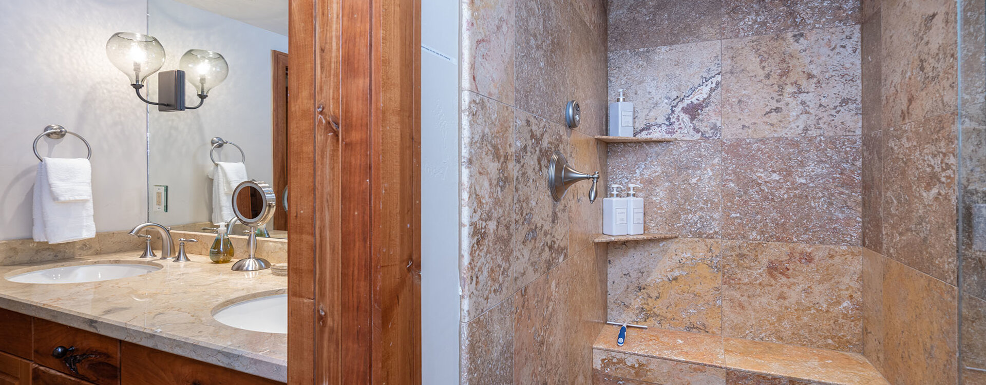 7.2-aspen-ridge-mountain-village-guest-suite1-bath2