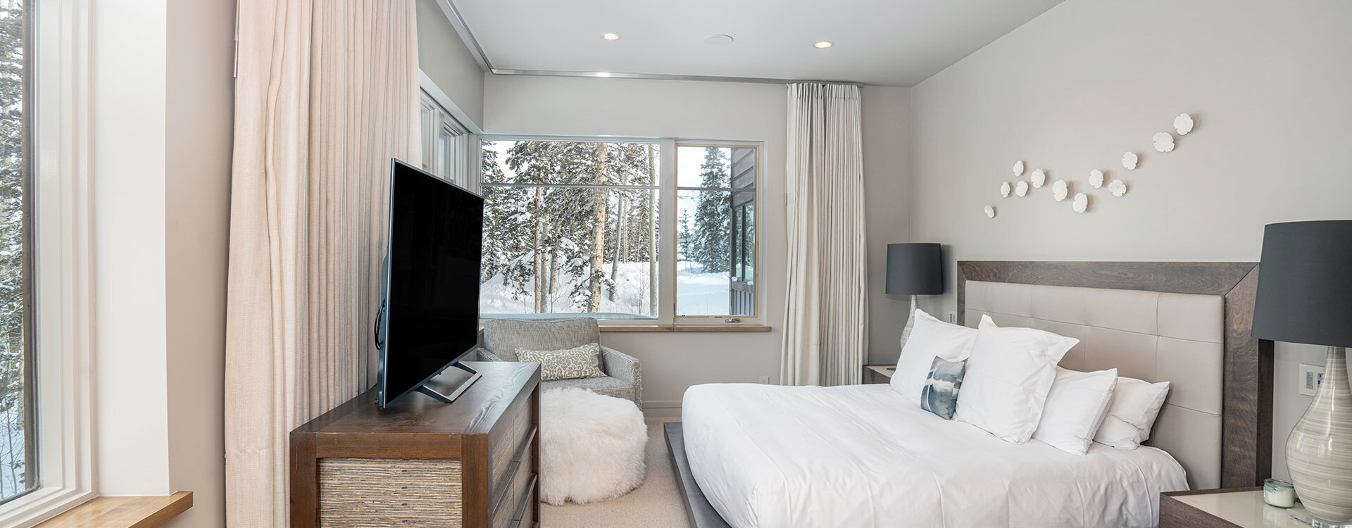 8.0-129-rocky-rd-mountain-village-guest-suite1