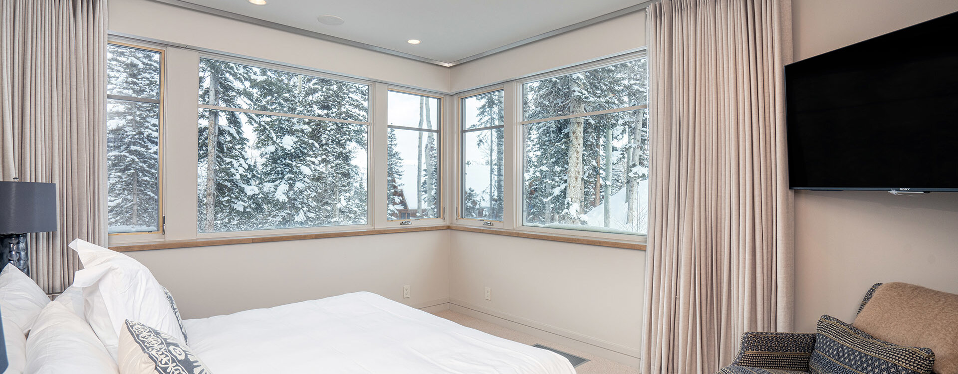 9.0-129-rocky-rd-mountain-village-guest-suite2