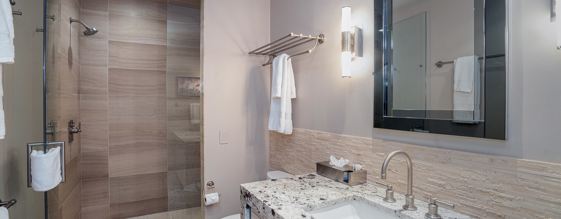 9.1-129-rocky-rd-mountain-village-guest-suite2-bath