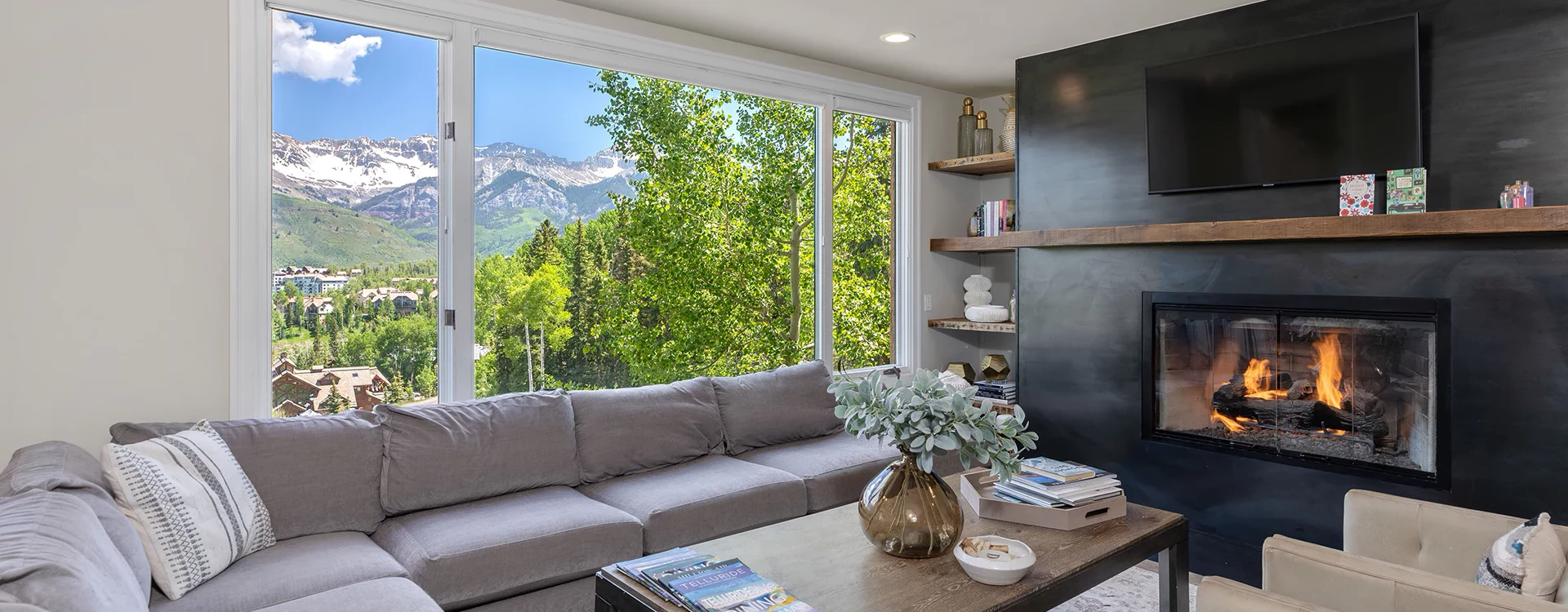 1.1-lorian-luxe-mountain-village-living-room2.webp