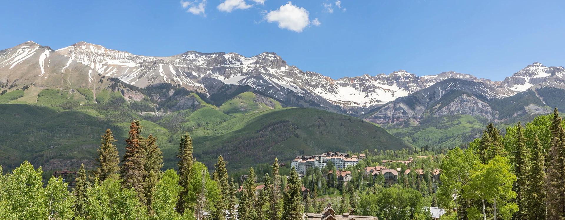1.3-lorian-luxe-mountain-village-deck-view.webp