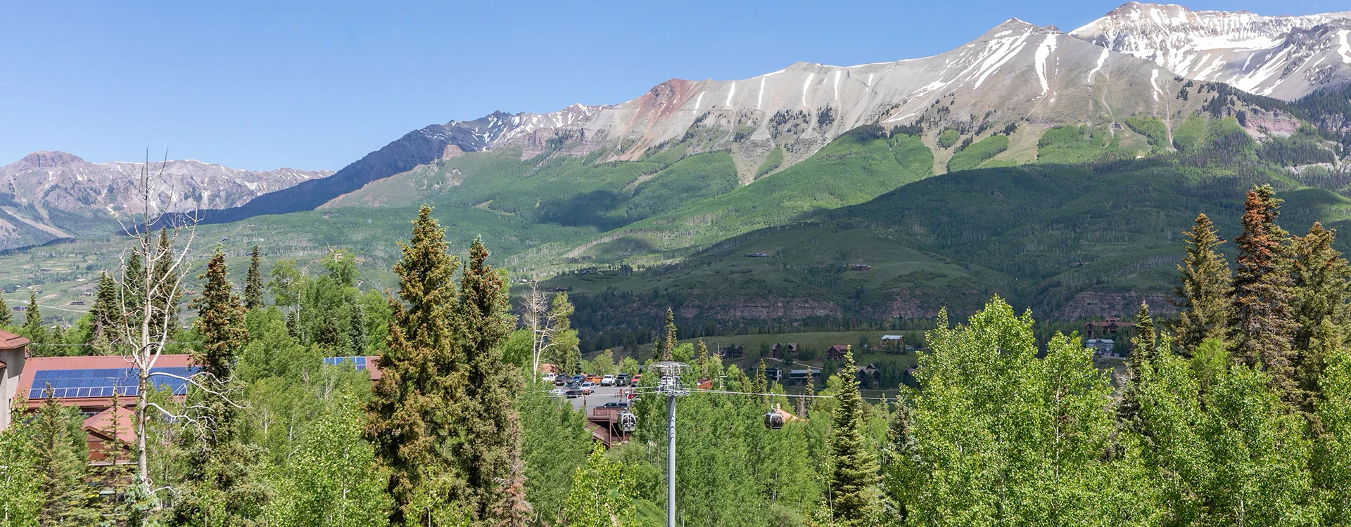1.4-lorian-luxe-mountain-village-deck-view2.webp