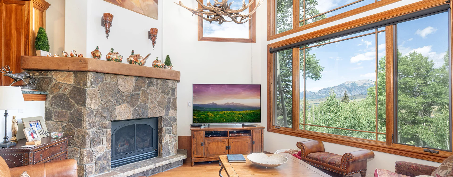 2-palisade-pine-meadows-living-room1-edit.webp