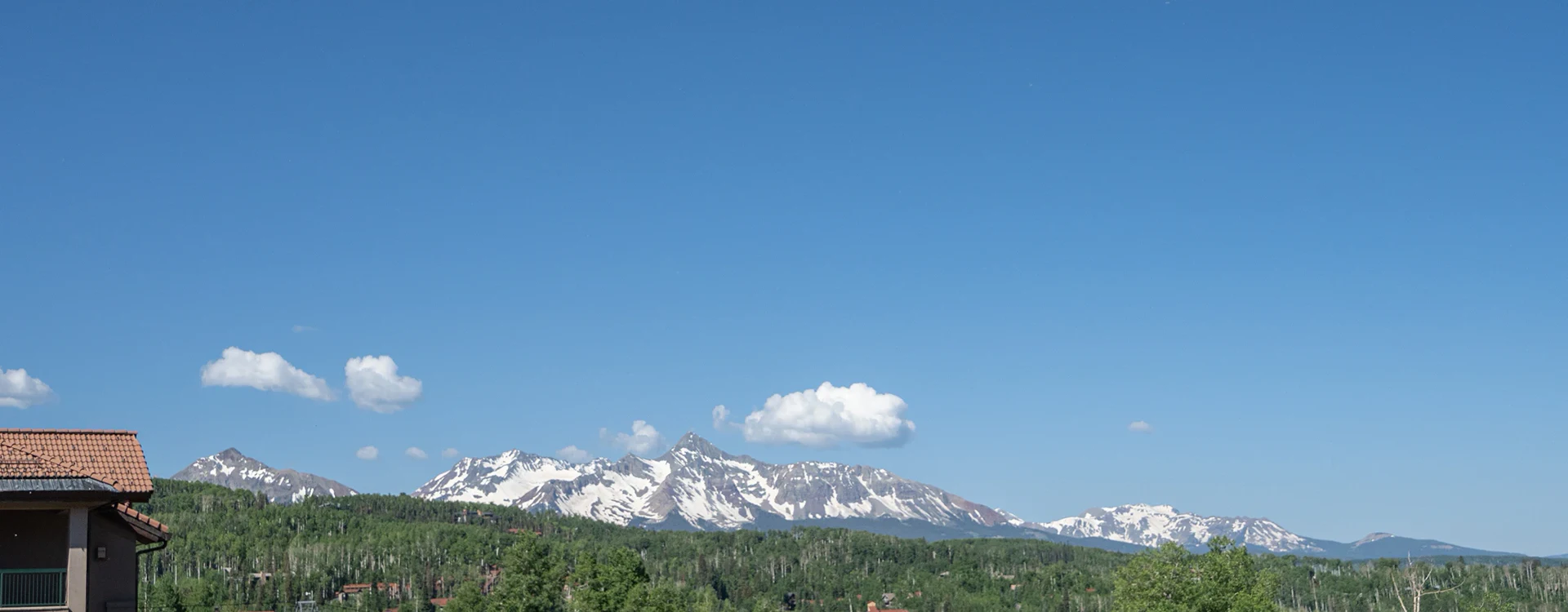 2.6-centrum-penthouse-mountain-village-deck-view.webp