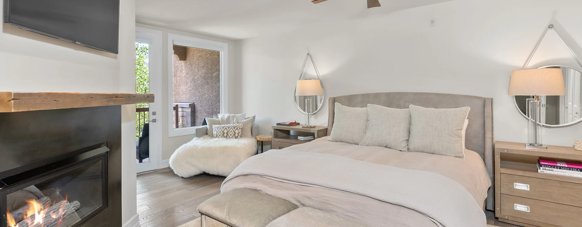 5.0-lorian-luxe-mountain-village-primary-suite1.webp
