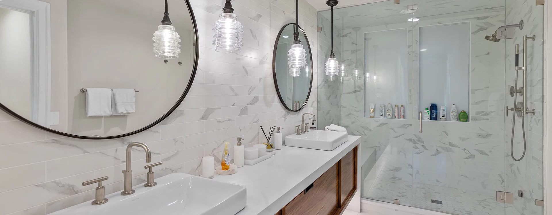5.3-lorian-luxe-mountain-village-primary-suite-bathroom.webp