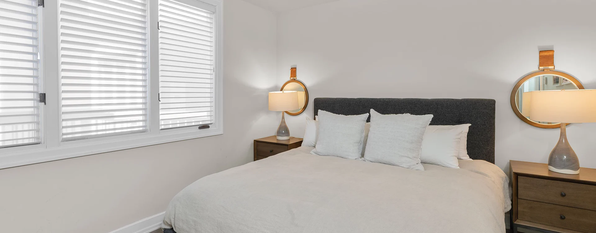 7.0-lorian-luxe-mountain-village-guest-bedroom1.webp