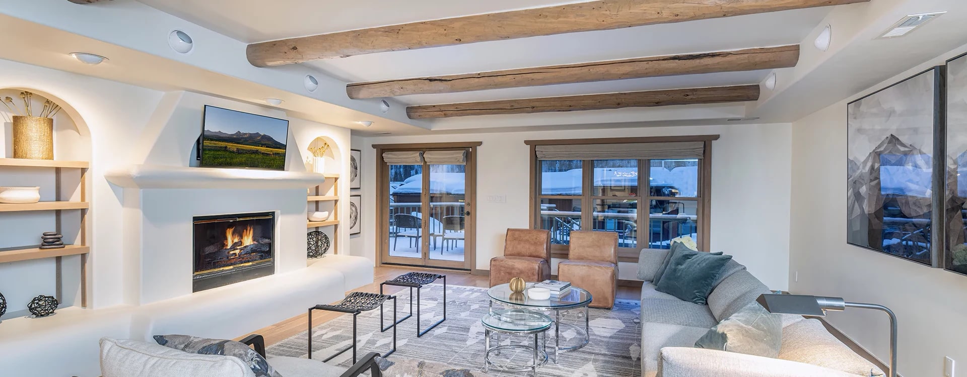 2.0-telluride-heritage-penthouse-living-room1-edit.webp