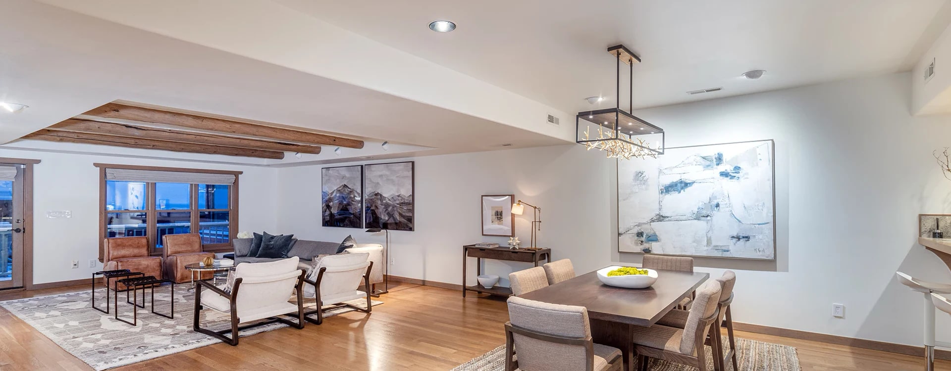 3.0-telluride-heritage-penthouse-dining-living-room.webp